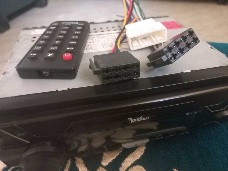 SELLING CAR AUDIO PLAYER