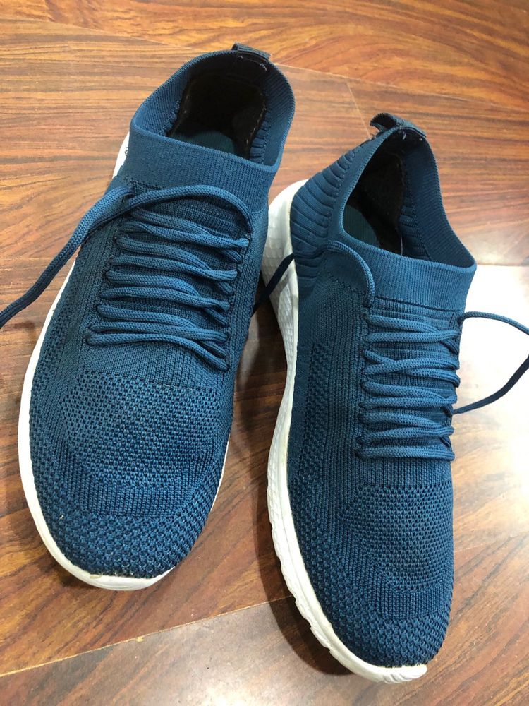 Blue Knit Sneakers UK7