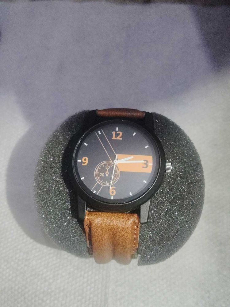 Leather With Black Frame Men Rist Watch