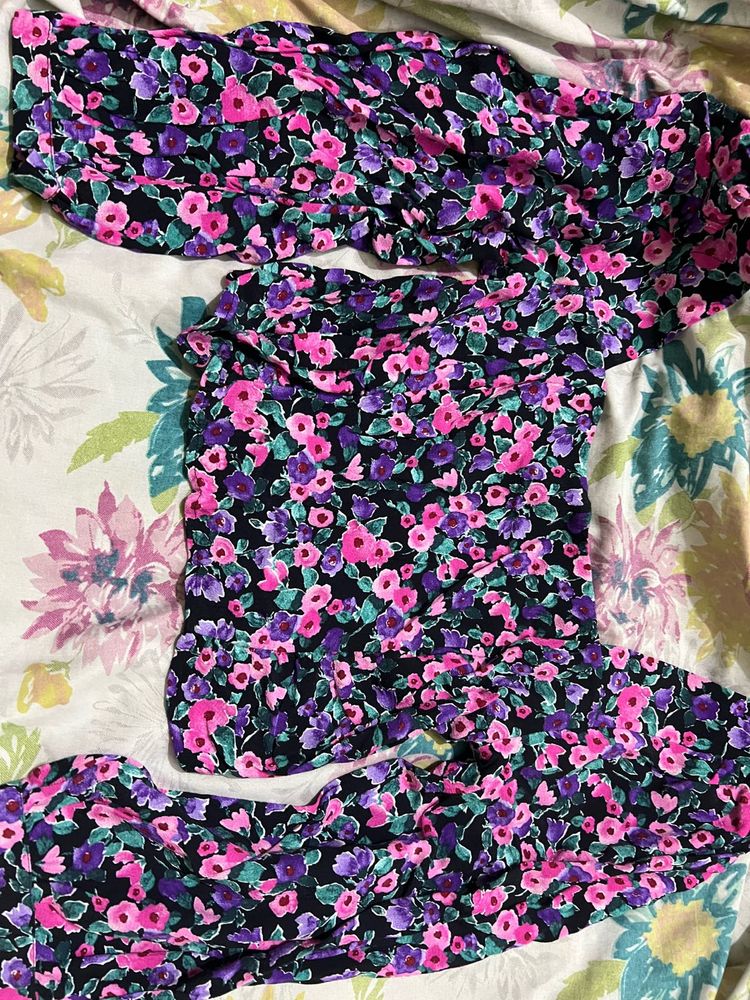 Vintage Floral sweetheart neck top