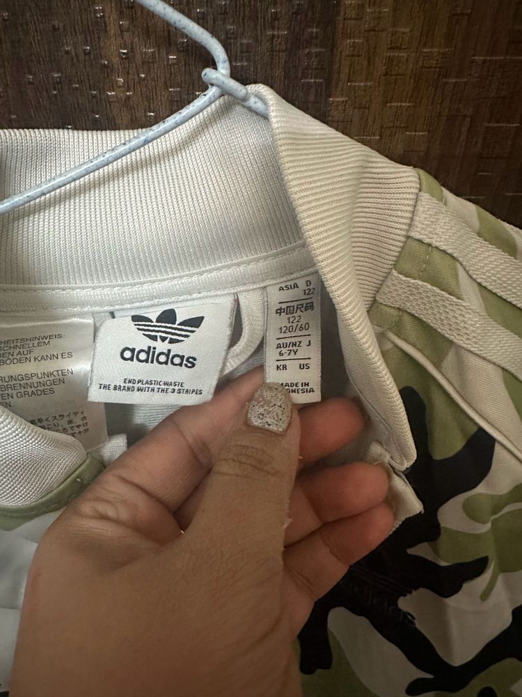 Its a Kid Jacket  For Moderate Temprature