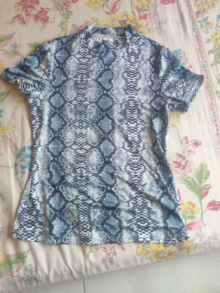 Stylish Snakeskin Print Top