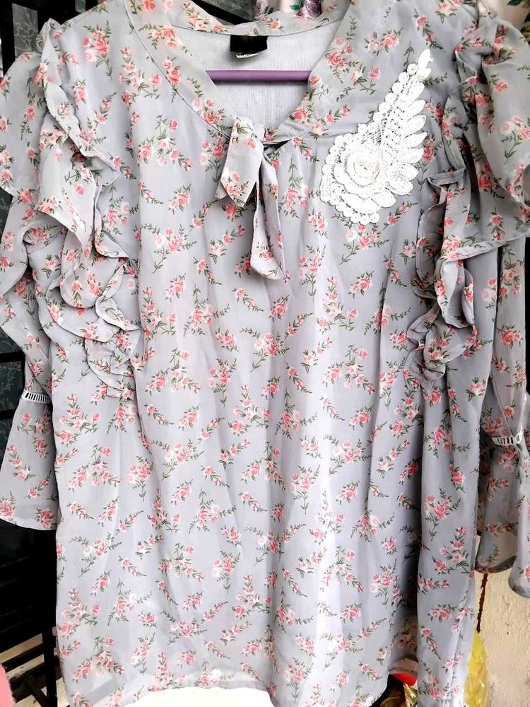 2 Chic Floral Ruffle Top for Women