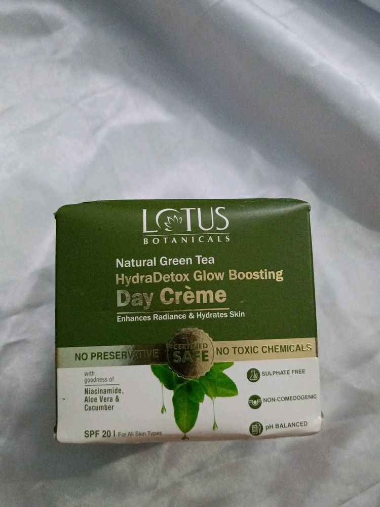 Lotus Botanicals  Natural Green Tea Day Cream