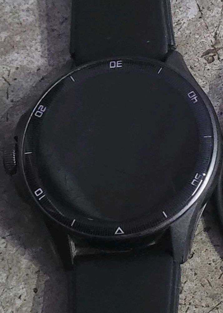 BEATXP smart watch and original charger