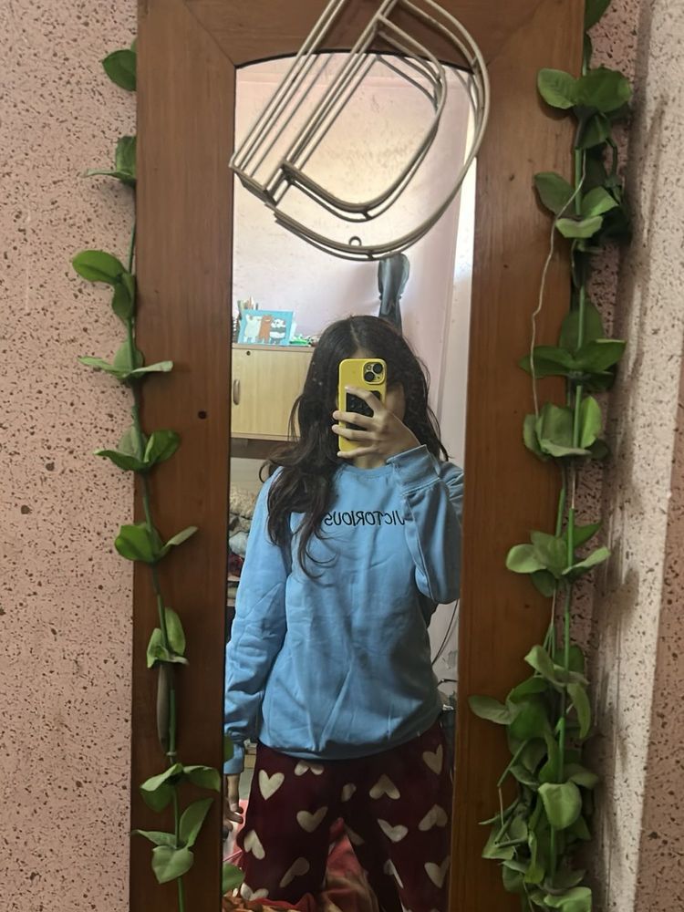 Light Blue 'Victorious' Sweatshirt🌟