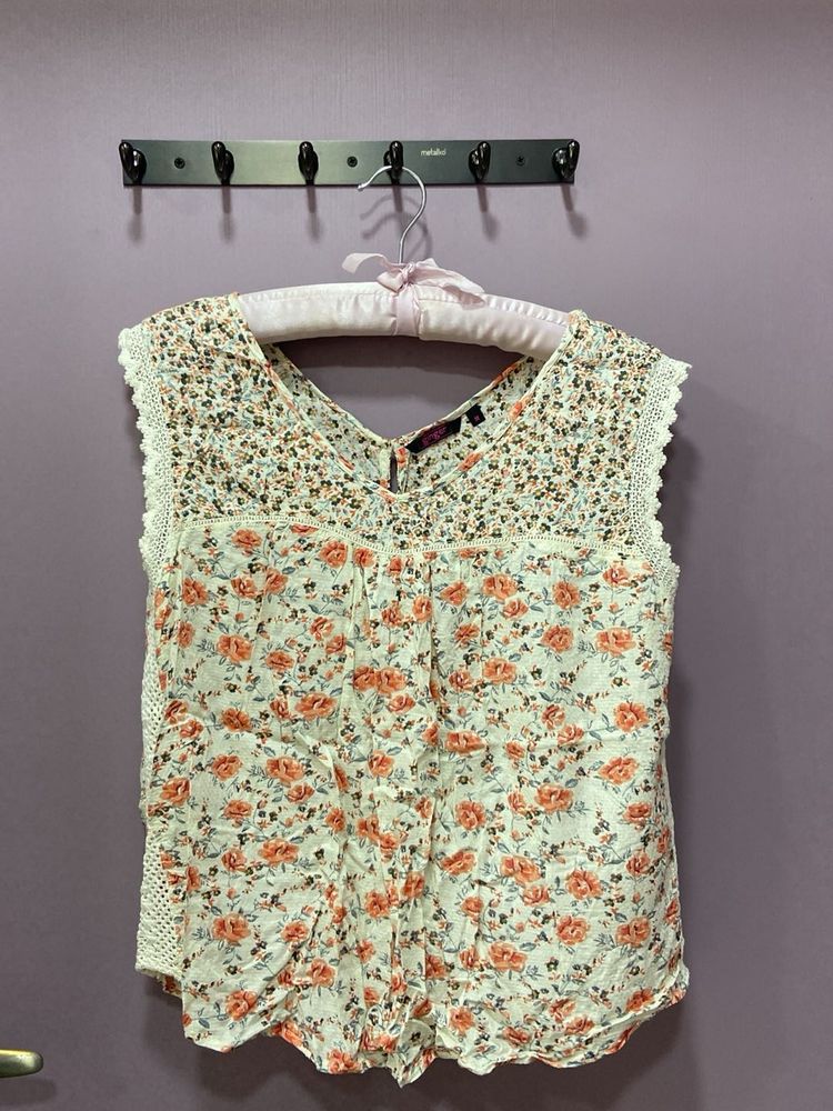 floral top