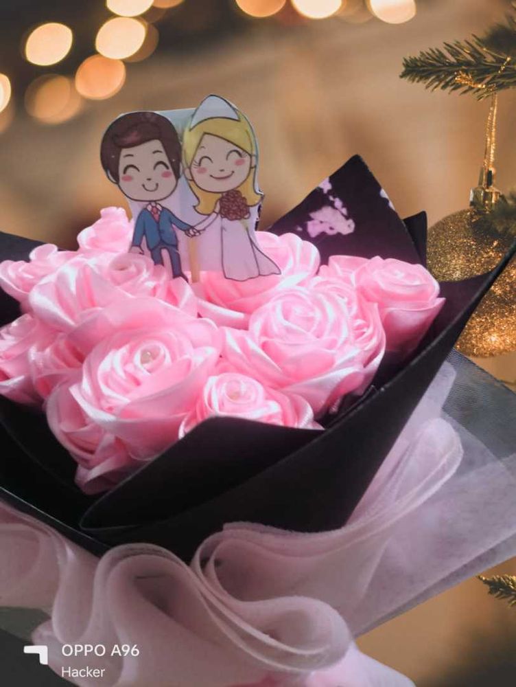 Pink Rose Bouquet with Couple Topper