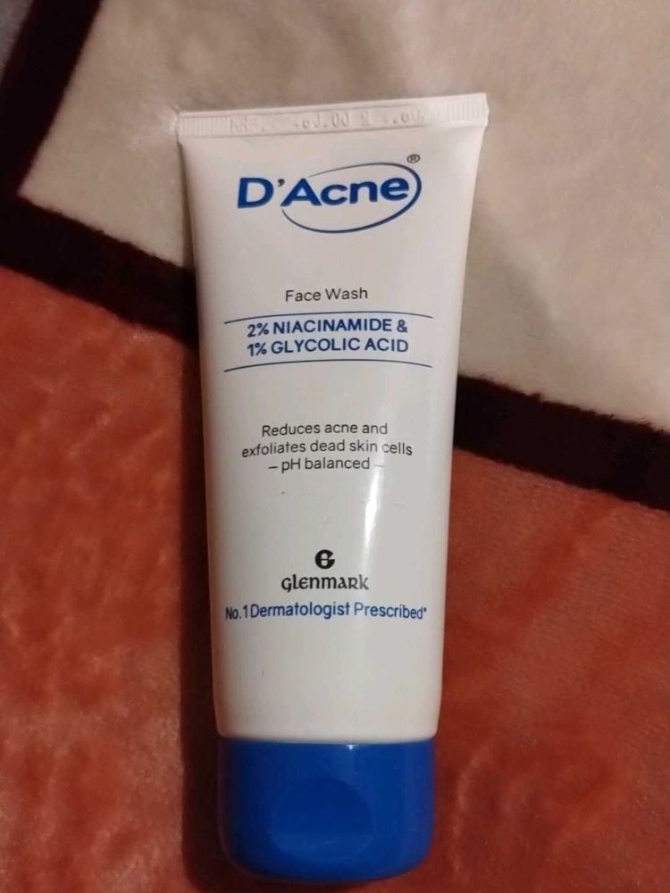 D&#39;Acne Face Wash