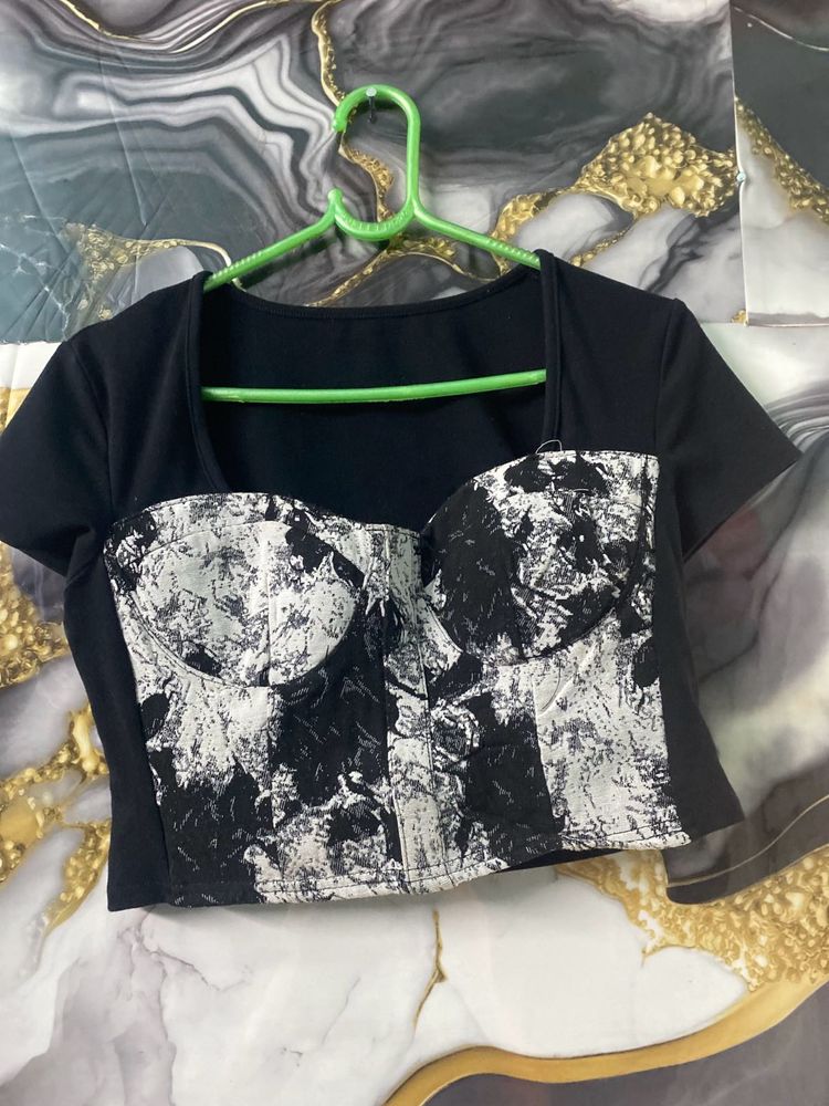 Black &amp; White Crop Tees