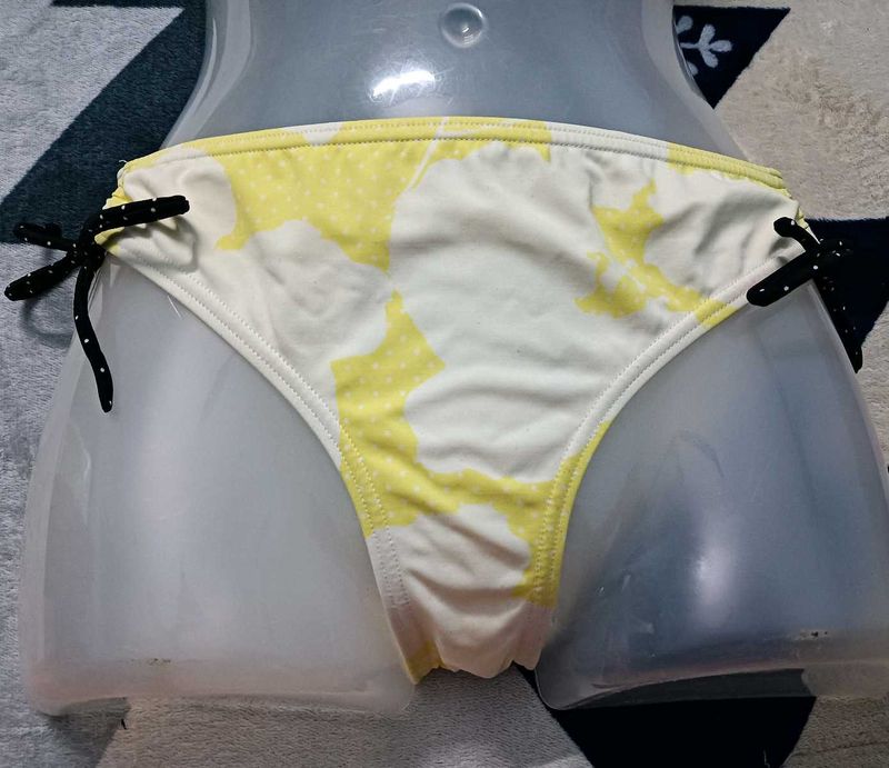 Floral Bikini Bottom🖤