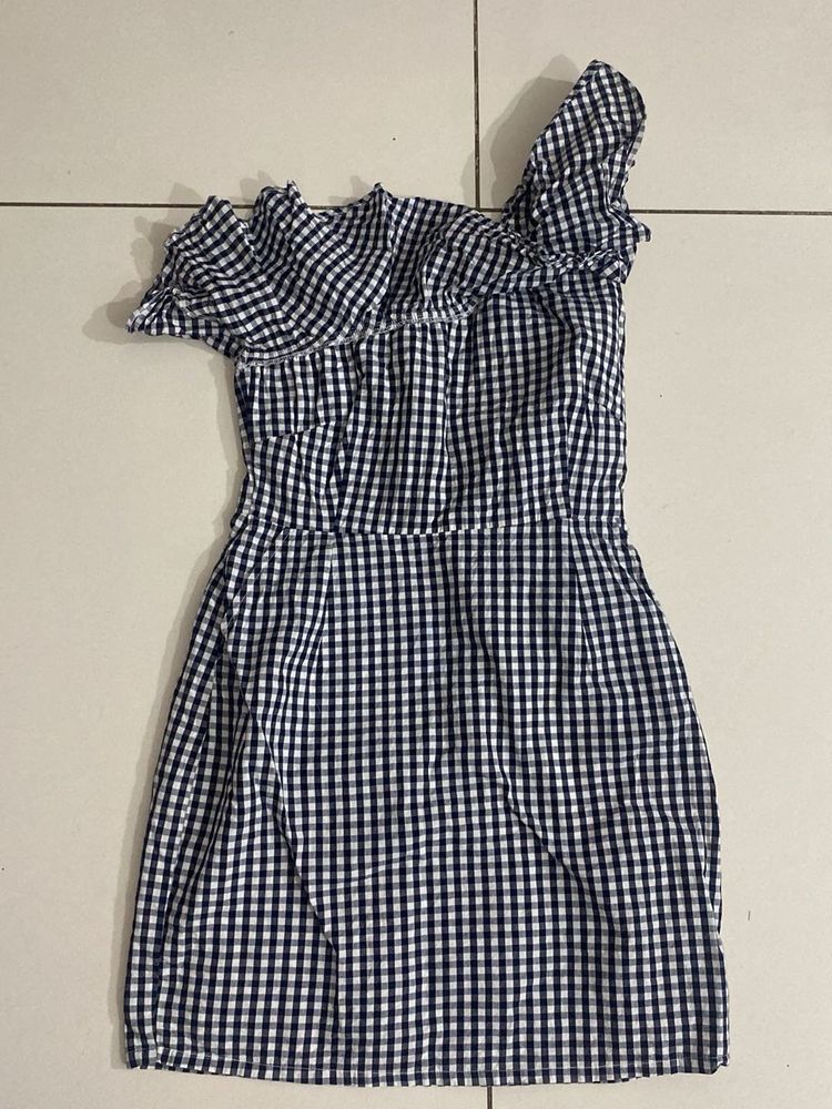 One Sholder Just Worn Once