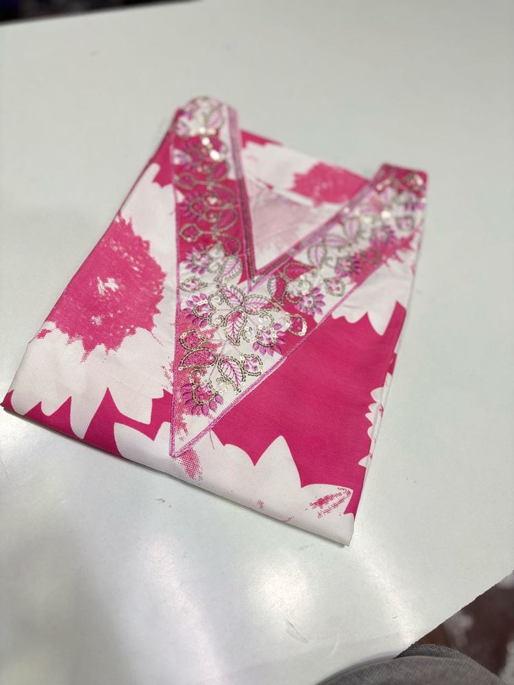 Pink &amp; White Floral Kurta