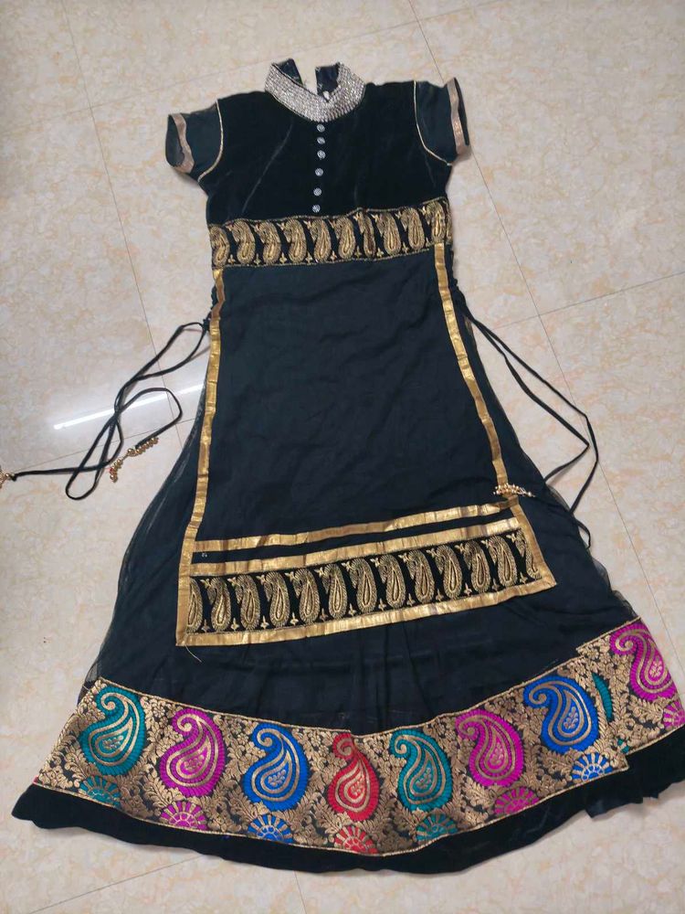 Black &amp; Gold Embellished Anarkali