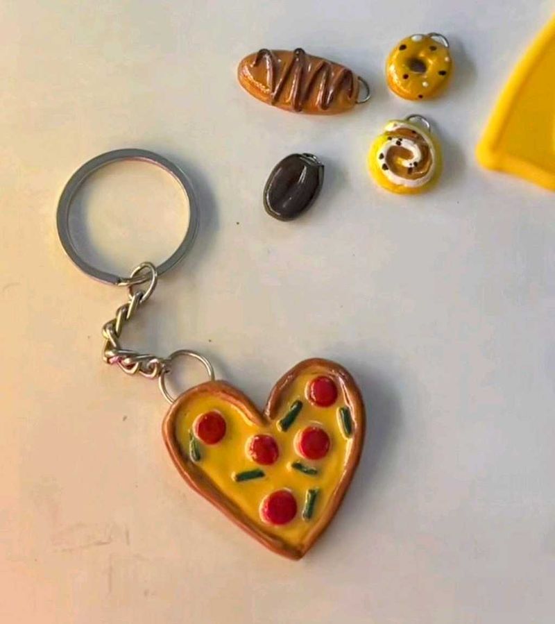 Pizza 🍕 Heart Keychain