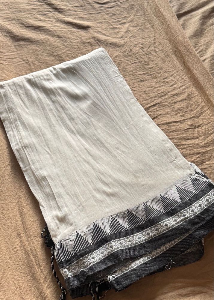 Monochromatic Saree