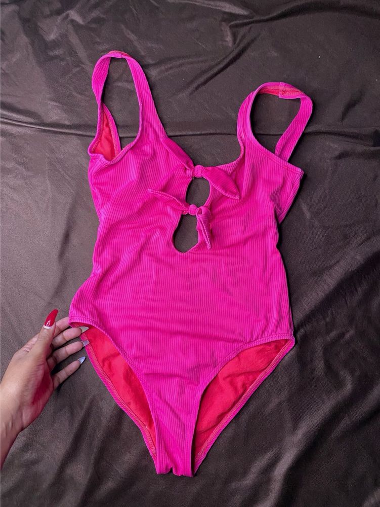 cute cutout bodysuit 🩷