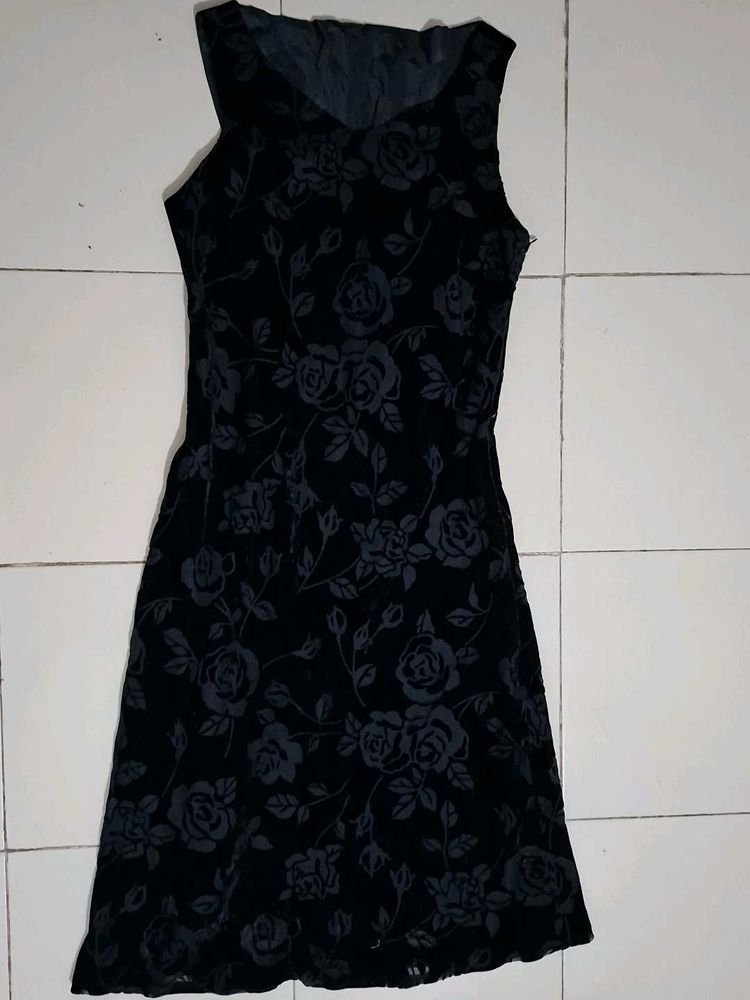 Black Floral Velvet Dress