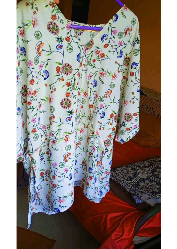 Floral Print V-Neck Blouse