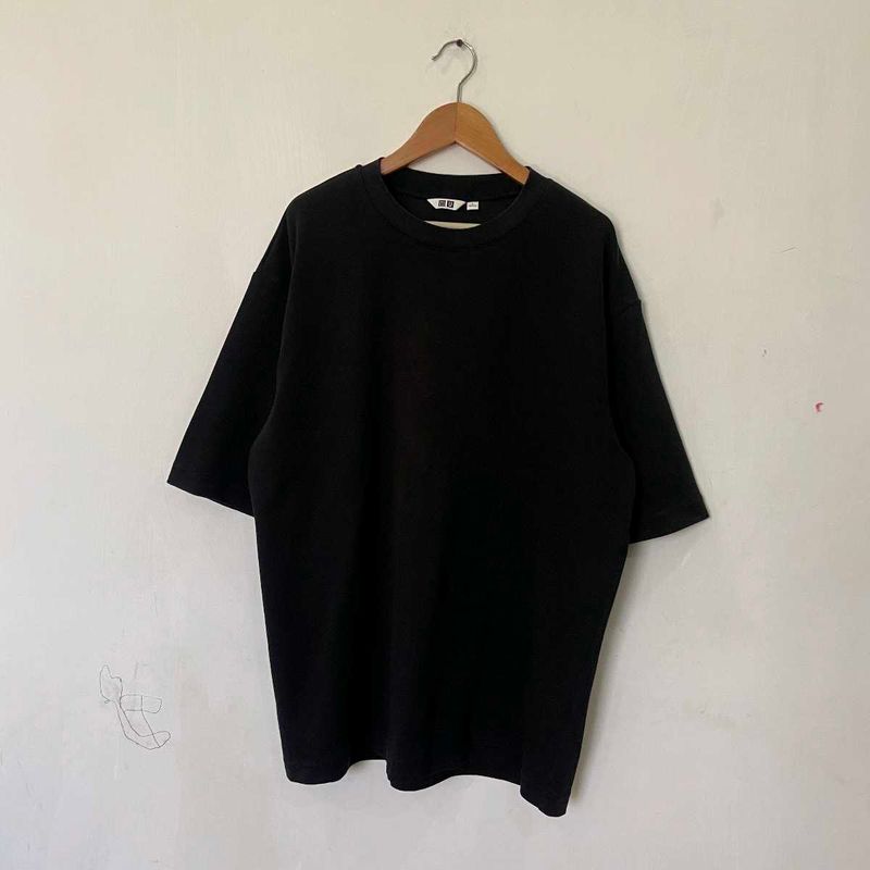 Uniqlo AIRism Plain tee