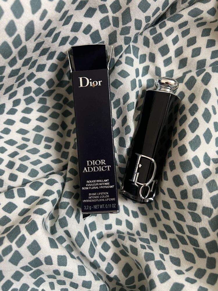 Authentic Dior Addict Shine Lipstick - Atelier 527