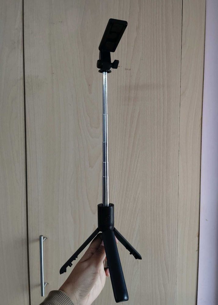 Extendable Phone Selfie Stick Tripod