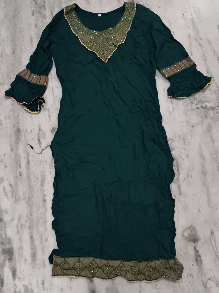 Girls Wear Elegant Green Embellished Kurta with pa