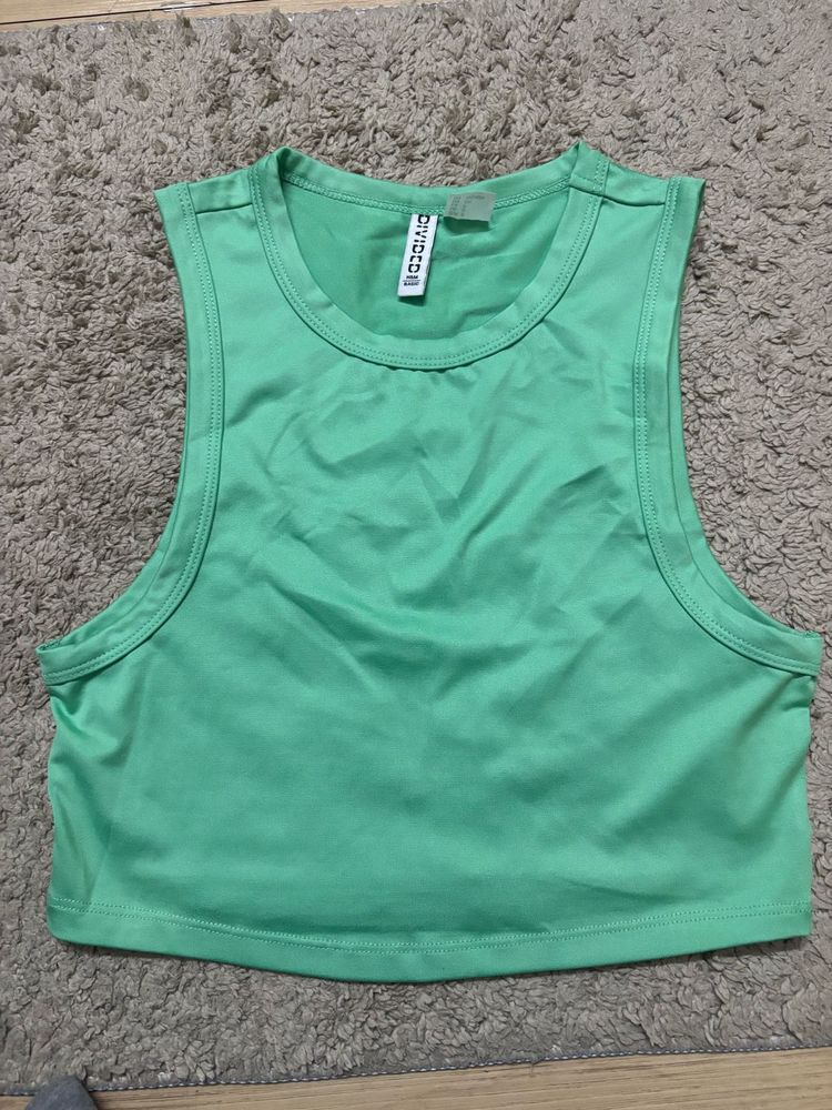 H&amp;M Green Crop Tank Top