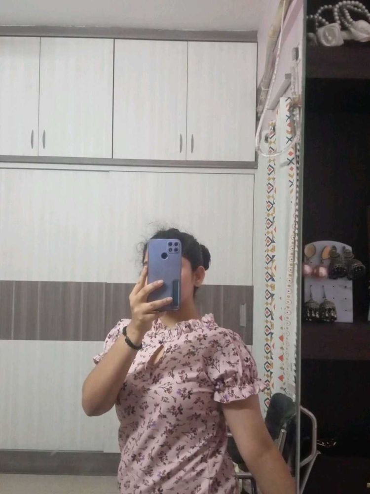 Women&#39;s Regular Fit Top