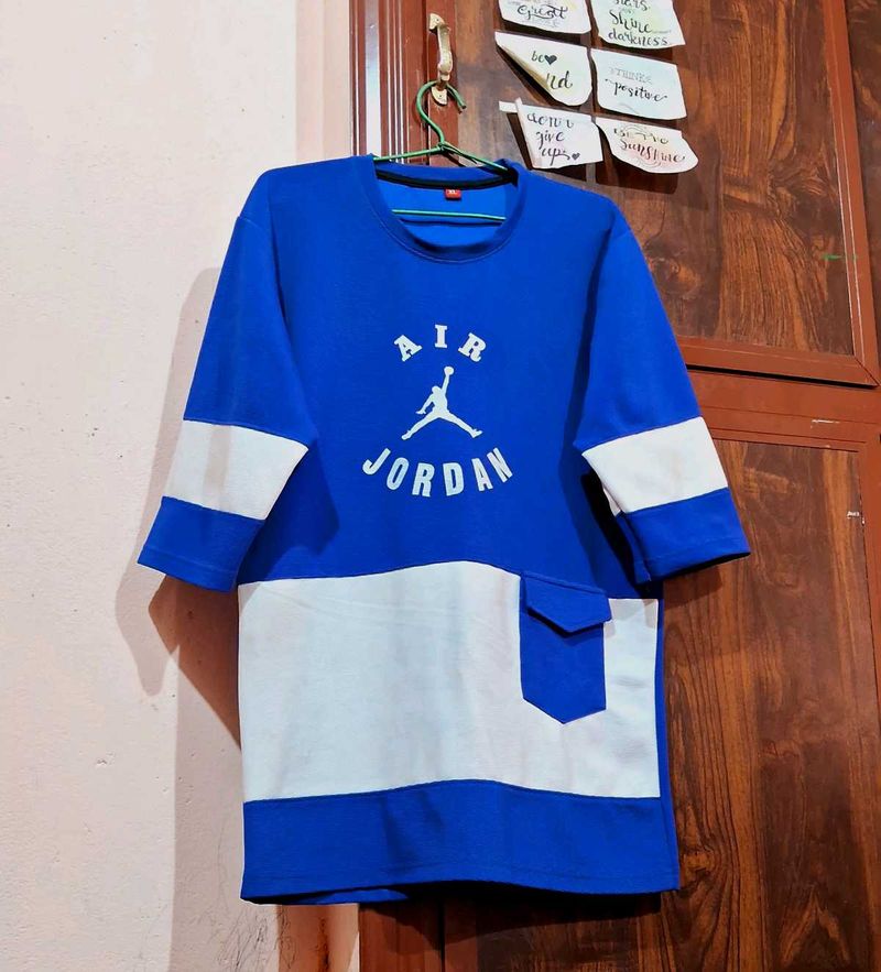Blue&amp;white T-shirt💙🤍