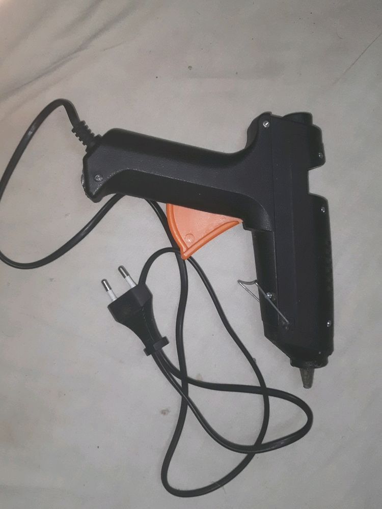 Glue Gun With 1 Stick