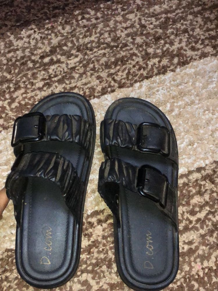 Black Trendy Flat Size 5