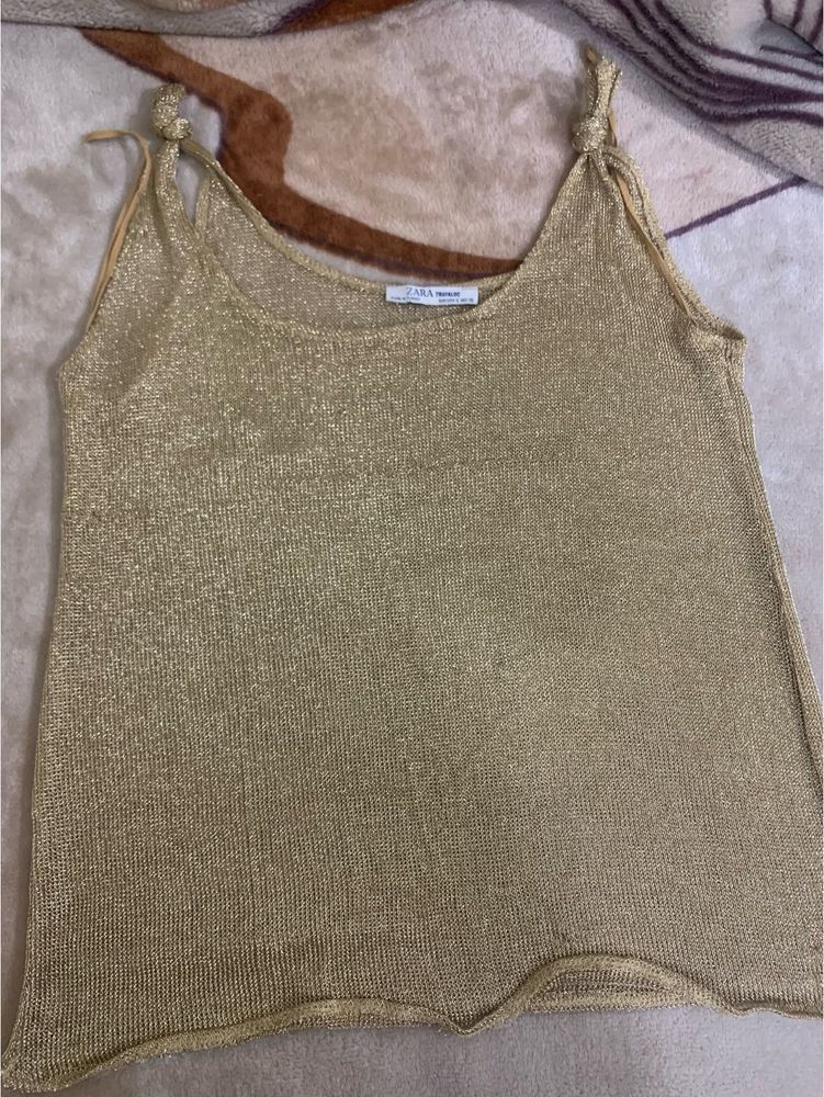 Offer 🥳 Gold Shimmer Tank Top wid gift earmuff