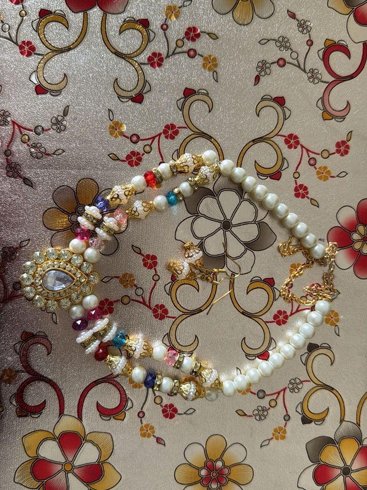 Pearl Necklace-Look Elegant At Garba Night