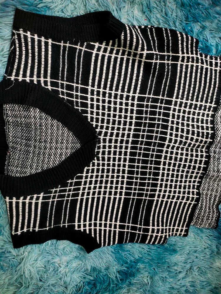 Black &amp; White Plaid Top