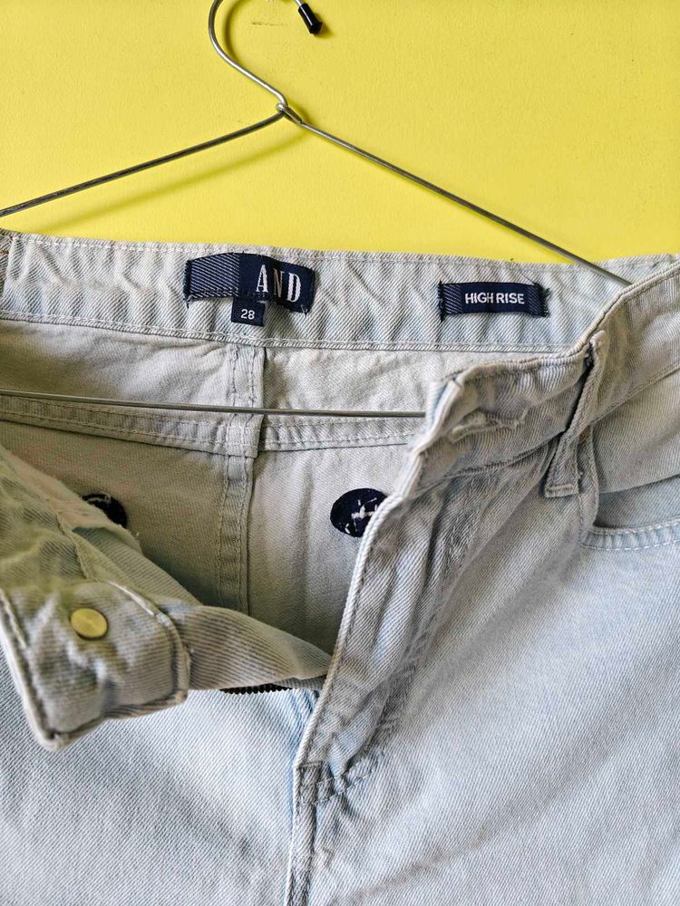 Chalk Wash Straight-Cut Denims