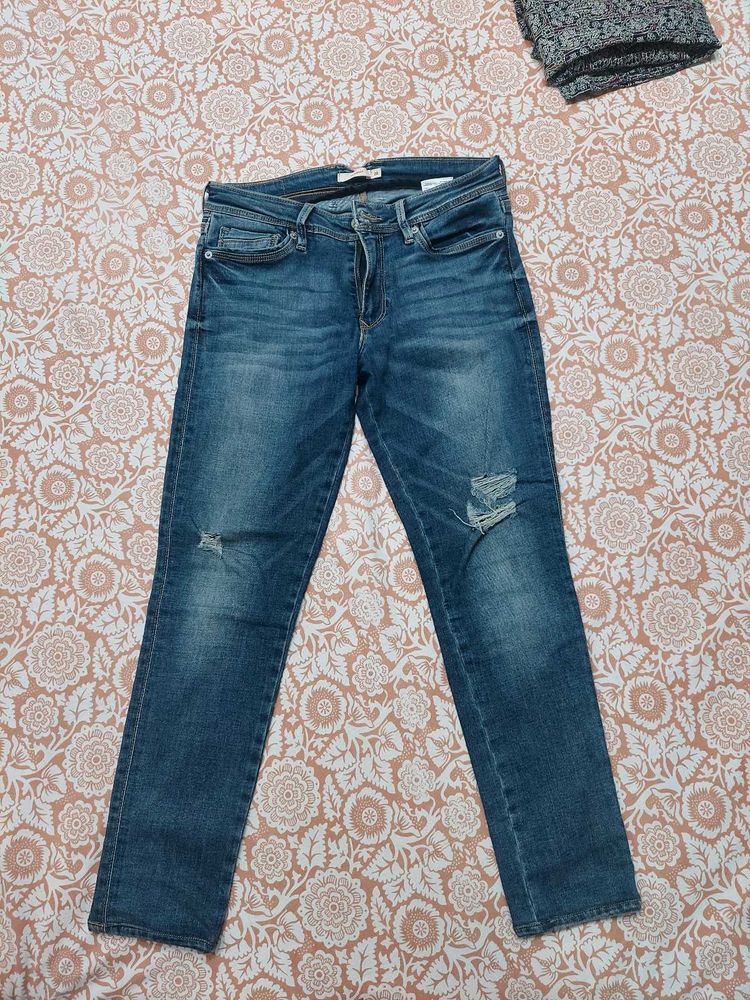 Levi&#39;s Distressed Skinny Jeans