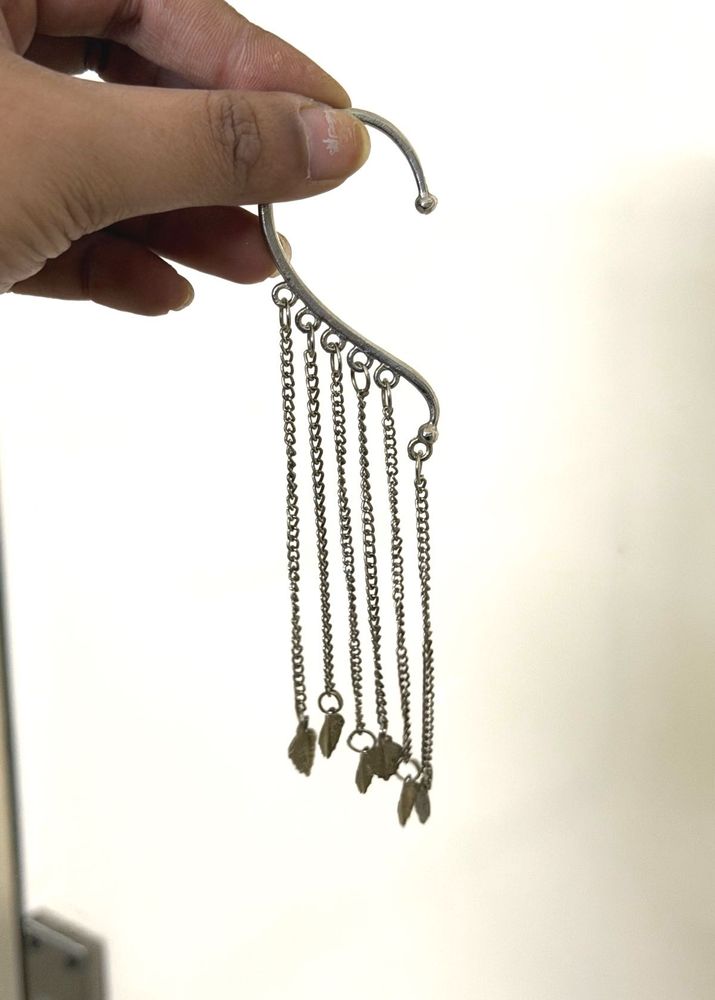 Dangling Chain Ear Cuff