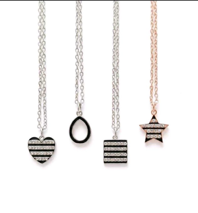 💖SET OF 4💖 BLACK PENDENT