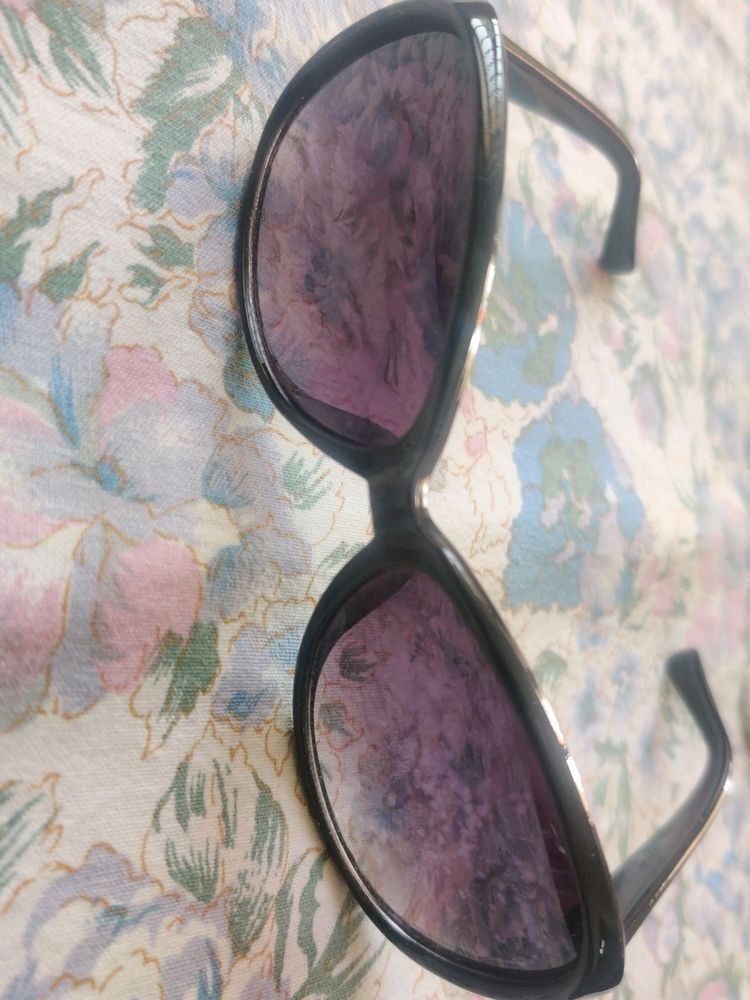 Sunglasses (Black)