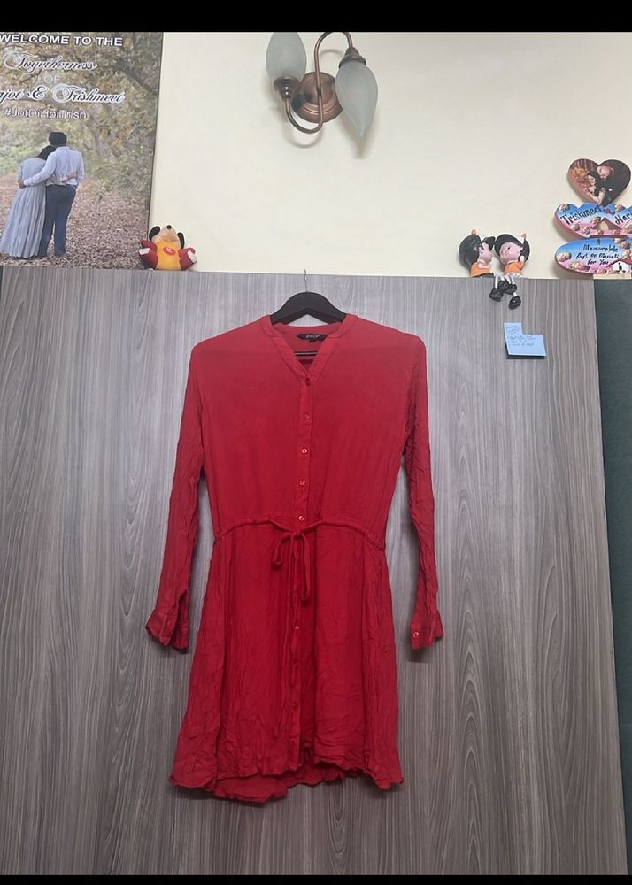 Globus Red Dress