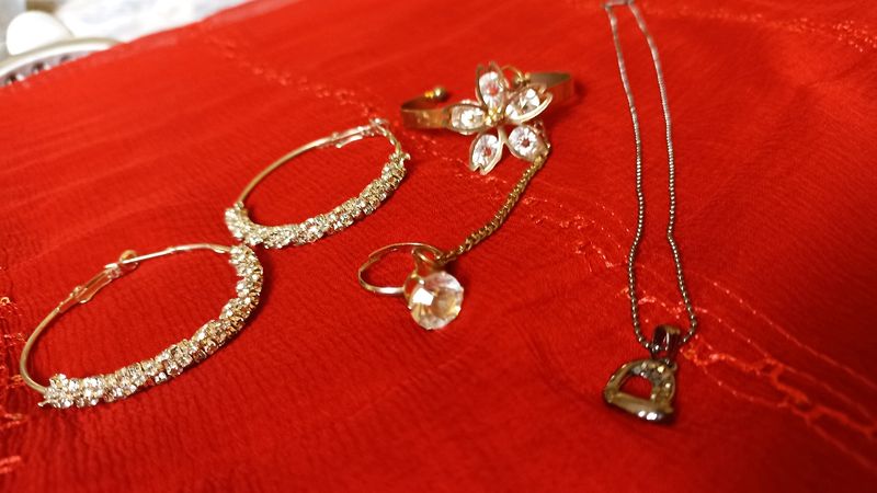 Combo Of Bracelet, Earing, Neckchain