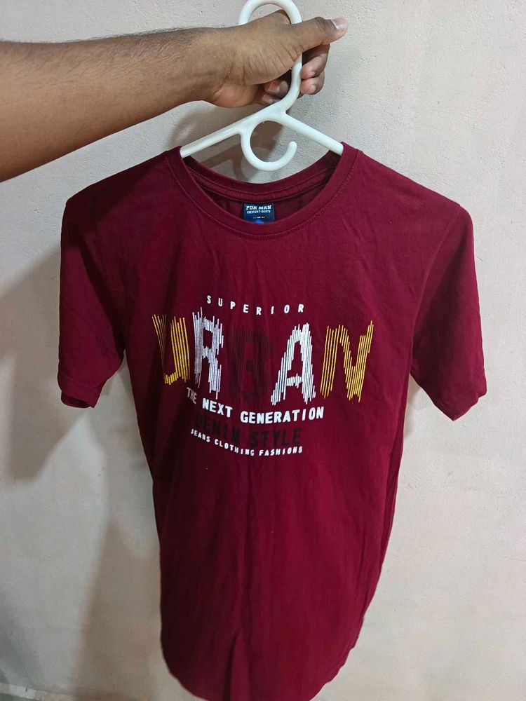 Title: 🔥 Chic Maroon Urban T-Shirt – Grab Now! ✨