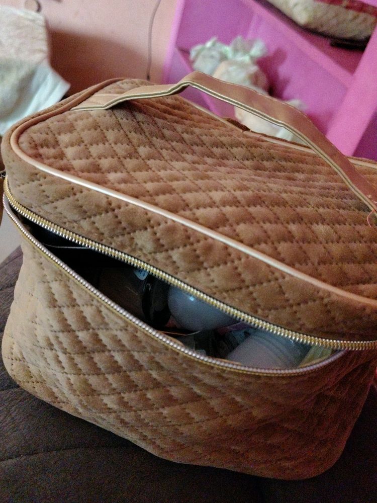 Makeup Women&#39;s Groom Kit