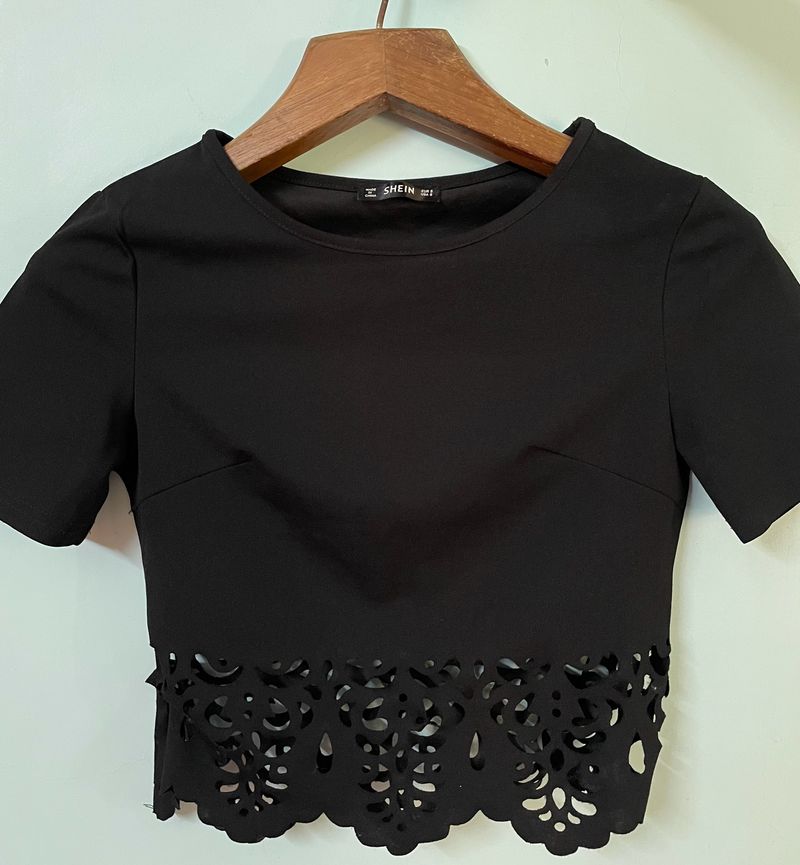 Price Drop❌SHEIN🏷️ Black Cut Scallop Edge Te