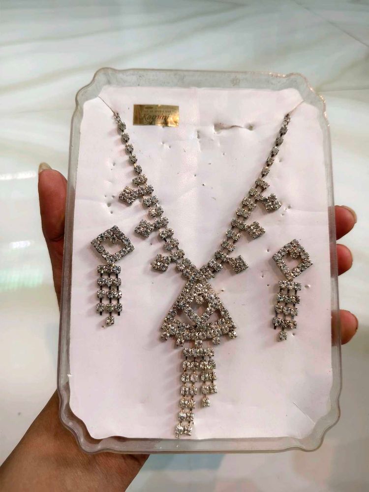 Sparkling Jewelry Set american diamonds