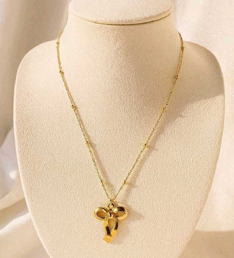 SALE!! Bow Infinity pendant anti tarnish