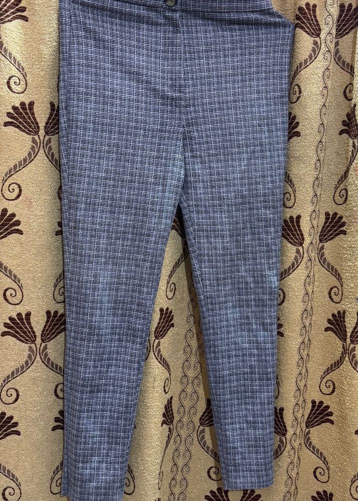 Check Zara Pants In Grey And Black Color