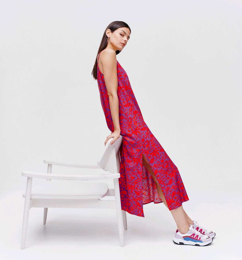 Red &amp; Blue Floral Print Sleeveless Kurti