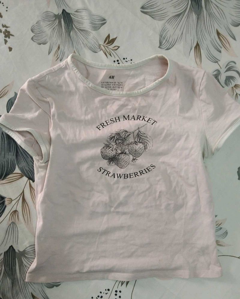 H&amp;M Cute Casual Wear Tshirt
